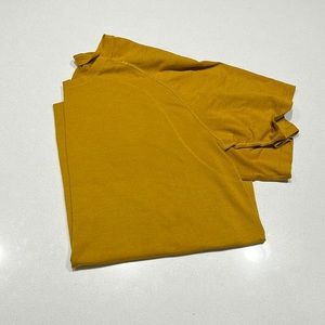 Lululemon Metal Vent - Size Large